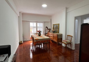 Venta Departamento de 3 ambientes con dependencia, Arenales y Falucho.