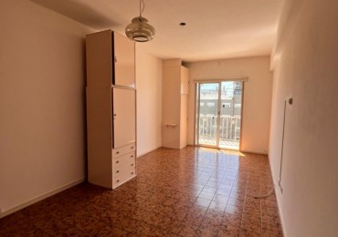 Venta Departamento de 1 ambiente con balcon Luro y España