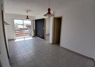 VENTA DEPARTAMENTO 2 AMBIENTES, PARQUE LURO, 3 CUADRAS DEL MAR!