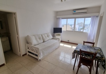Venta departamento de un ambiente reciclado, Rivadavia y La rioja